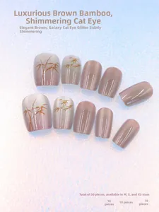 Détail de 30 faux ongles œil de chat avec bambou doré en tailles M S XS