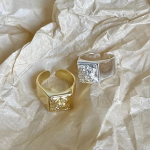 Minimalist adjustable molten lava signet rings in gold and silver finish for women