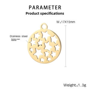 Vue détaillée du pendentif étoile évidé en acier inoxydable doré mesurant 17x15mm