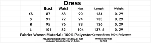 Guide des tailles pour robe longue en satin dos nu montrant les mesures du XS au L en polyester