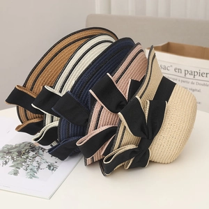 Cappelli di paglia estivi da donna con fiocco nero in cinque colori assortiti