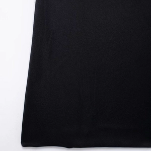 Vestido corto negro de corte A con tirantes de lazo y acabado de tela suave y lisa