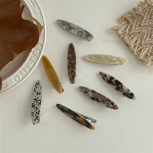 Set of 8 French acetate leopard print duckbill hair clips for women in vintage style