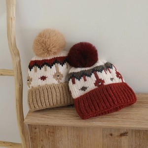 Berretti invernali in maglia jacquard per bambini con pon-pon e motivi etnici