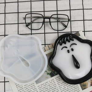 Cartoon face silicone resin mold and finished display tray with wavy edges and eyes