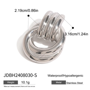 Detailed size chart of a 3.16x2.19cm silver stainless steel geometric brooch