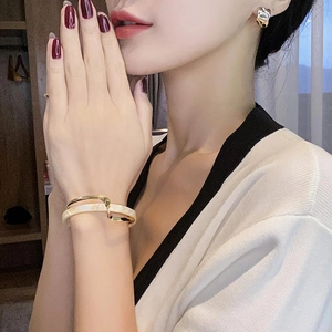 Double Layer Open Cuff Bracelet Gold Plated Alloy Marble Pattern Acrylic Irregular Wavy Geometric Jewelry For Women