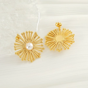 Golden sunburst pearl earrings in stainless steel with elegant flower ray design