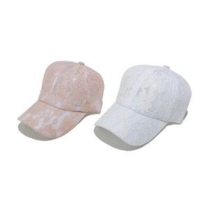 Berretto da baseball in pizzo traspirante da donna in rosa e bianco con fiori cavi