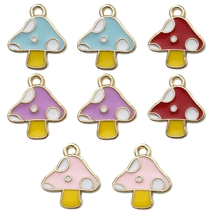 Set di 8 ciondoli a forma di fungo colorati in smalto dorato per gioielli fai-da-te