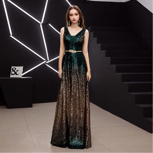 Robe de soirée à paillettes dégradées vertes col en V sans manches avec ceinture dorée