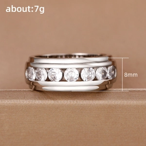 Anillo de boda hip hop para hombre en plata con fila de circonitas brillantes de 8mm