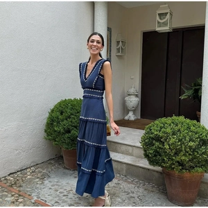 Robe Longue Sans Manches Col En V Pour Femmes Jupe À Étages Bleu Marine Avec Broderie Blanche Franges Style Boho