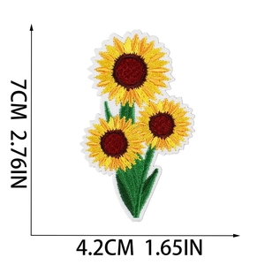 Detailed dimension guide showing 7cm height sunflower embroidery patch for DIY decor