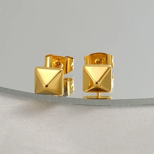 Fashion 18k gold plated stainless steel square pyramid stud earrings on mirror
