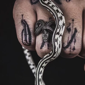 Vintage punk python snake ring with lifelike scales in antique silver finish for women