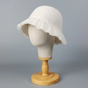 Süßer Lolita Sonnenhut mit beigem Strickmuster und weißen Spitzen-Rüschenkanten