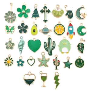 Lot de breloques émaillées vertes fleurs et animaux pour la création de bijoux DIY