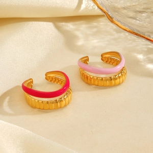 Chic gold-plated open rings with pink enamel coating and vertical textured design