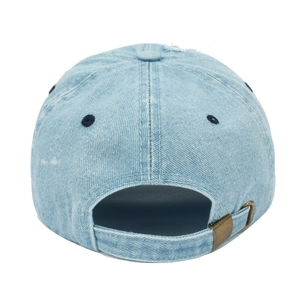 Verstellbare hellblaue gewaschene Denim-Baseballkappe mit Retro-Distressed-Kanten von hinten