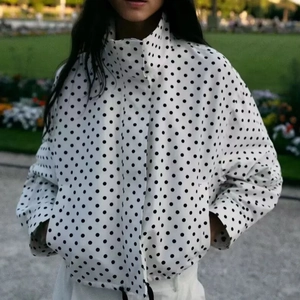 Damen Polka Dot Jacke Und Shorts Lässige Langarm Stehkragen Reißverschluss Kordelzug Saum Outfits