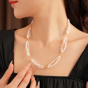 Collar vintage francés con cuentas blancas y colgante de anillo dorado para mujer
