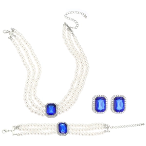 Detailansicht des mehrlagigen Perlen-Schmucksets mit blauen Edelstein-Verzierungen