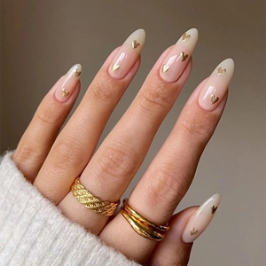 Press On Nails Nude Gradient Gold Heart Pattern Almond Shape Detachable Manicure Accessories Elegant Simple Style