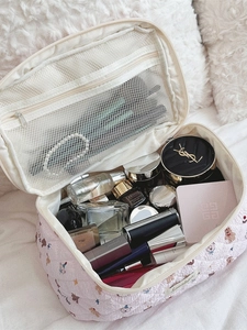 Pink quilted makeup bag with bear patterns and large capacity storage for travel