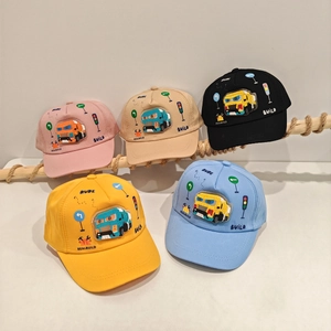 Set di cappellini da baseball per bambini con ricami di auto e protezione solare