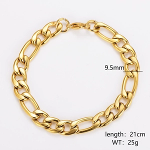 Detail of 9.5mm gold Figaro link bracelet showing 21cm length and weight specifications