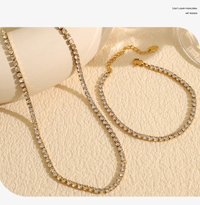 Ensemble collier et bracelet tennis doré exquis avec strass blancs étincelants