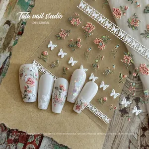 Autocollants 3D gaufrés pour ongles avec motifs de fleurs et papillons vintage