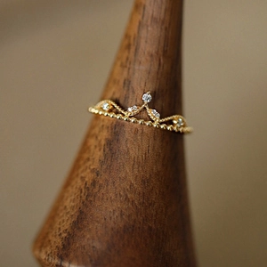 Exquisite 18K gold plated S925 silver crown ring with white cubic zirconia accents