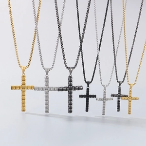 Pendentifs croix en acier inoxydable multicolores avec chaîne texturée pour hommes et femmes