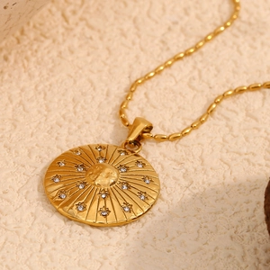 Vintage 18K gold plated compass pendant necklace with sparkling zircon sunburst design