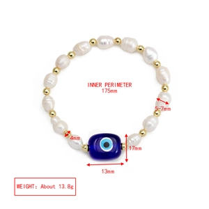 Detail view of Evil Eye freshwater pearl bracelet with exact measurements and product weight