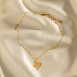 Collier avec pendentif papillon en acier inoxydable plaqué or 18K et zircon blanc