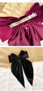 Detail of the high-quality velvet ribbon hair clip with a sturdy metal spring clasp