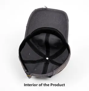 Détail de la structure interne et des coutures de renfort noires de la casquette en denim