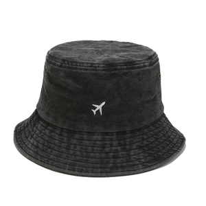 Bob en coton lavé vintage gris anthracite avec broderie d'avion élégante
