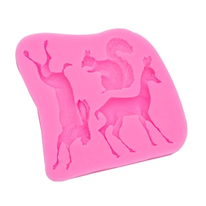 Rosa Silikonform mit Waldtieren wie Hirsch und Eichhörnchen für DIY Tortendekorationen