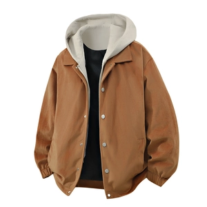 Veste de travail ample marron avec capuche gris clair et boutons argentés