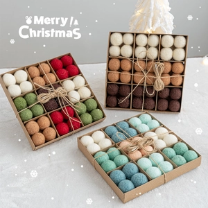 Addobbi per Albero di Natale Set di Palline in Feltro di Lana Ciondoli Natalizi Creativi Appesi Fatti a Mano Motivo a Fiocco di Neve Oggetti di Scena Fai da Te Confezione Regalo