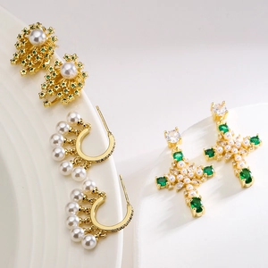 Geometrische Hängeohrringe 18K Vergoldet Kupfer Zirkonia Künstliche Perle Kreuz Stern C Form Leicht Luxus Nische Schmuck Für Damen