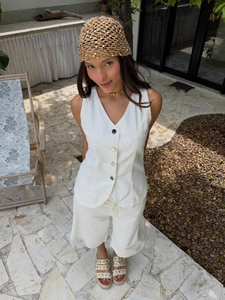 Summer women white vest and wide leg pants set with vintage buttons and beach hat