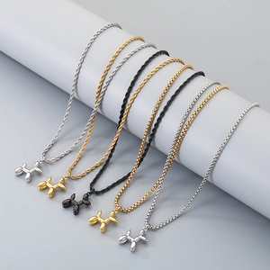 Colliers pendentifs chien ballon en or, argent et noir avec chaînes torsadées