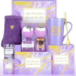 Purple Best Mom Ever gift set with scented candle, mug, bath bombs and fuzzy socks