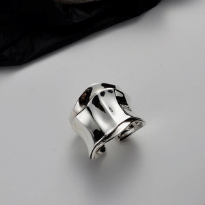Minimalist wide open ring in 925 sterling silver with modern liquid metal wave design