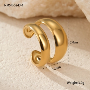 Detailed view of 18k gold minimalist double-ring design with size and weight specs